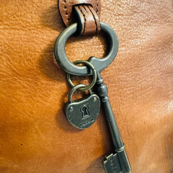 Fossil Brown Leather Tote XLarge and Great for Travel Totes